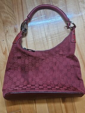 Gucci Women's Shoulder Bag in Deep Burgundy with GG Monogram